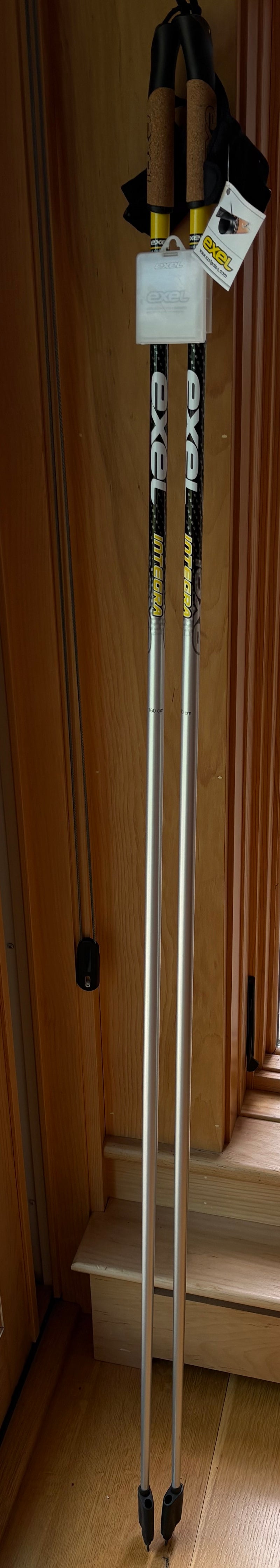 Load image into Gallery viewer, Exel Integra 85% carbon roller ski poles (160 cm)
