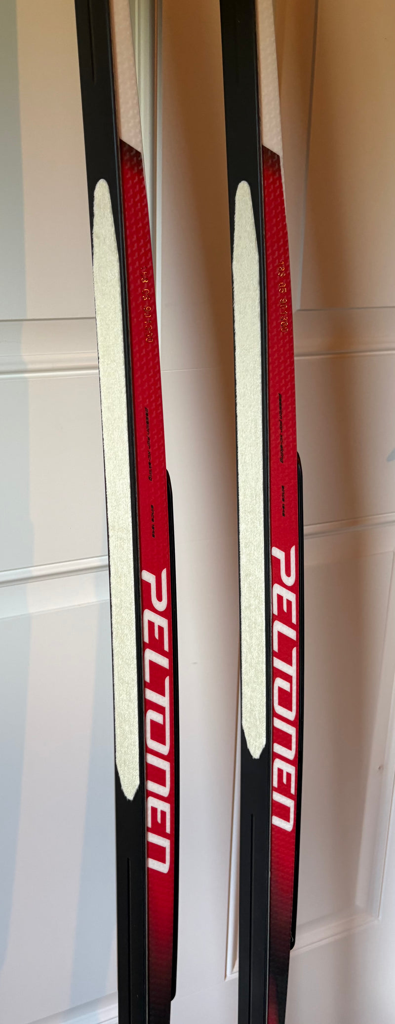 Load image into Gallery viewer, Peltonen Skinpro Waxless Classic Skis
