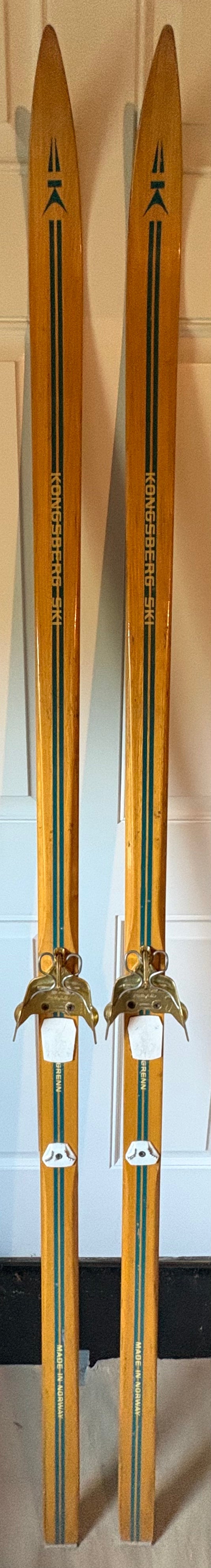Load image into Gallery viewer, Kongsberg Tur-Langrenn vintage wood touring skis (Used)
