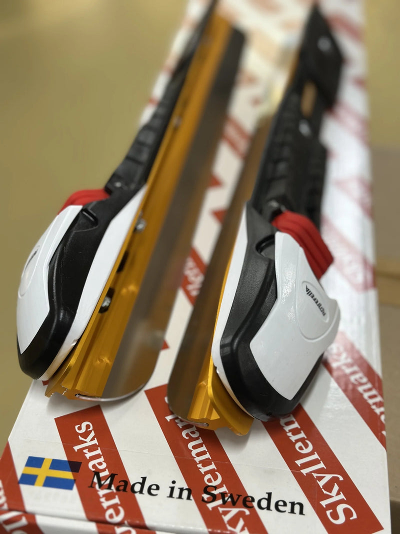 Load image into Gallery viewer, Skyllermarks Nordic Skates bare
